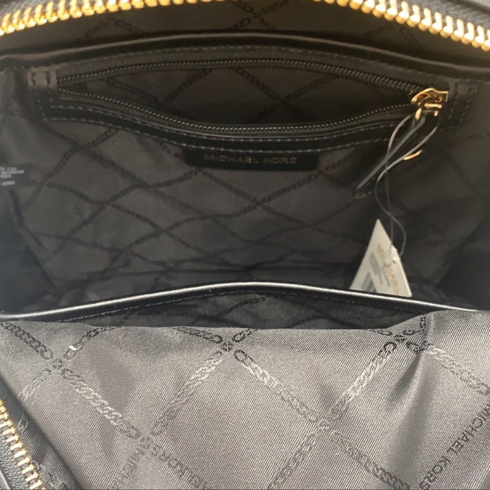 Michael Kors Womens Valerie Medium Logo Backpack 30F2G9VB2B
Black
NWT - Picture 8 of 16